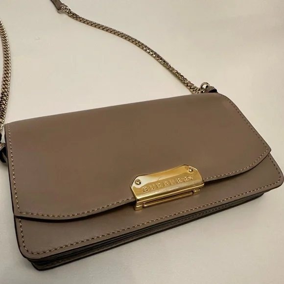 Burberry Madison Leather Beige Crossbody Bag with Gold Accents Authentic - Picture 2 of 12